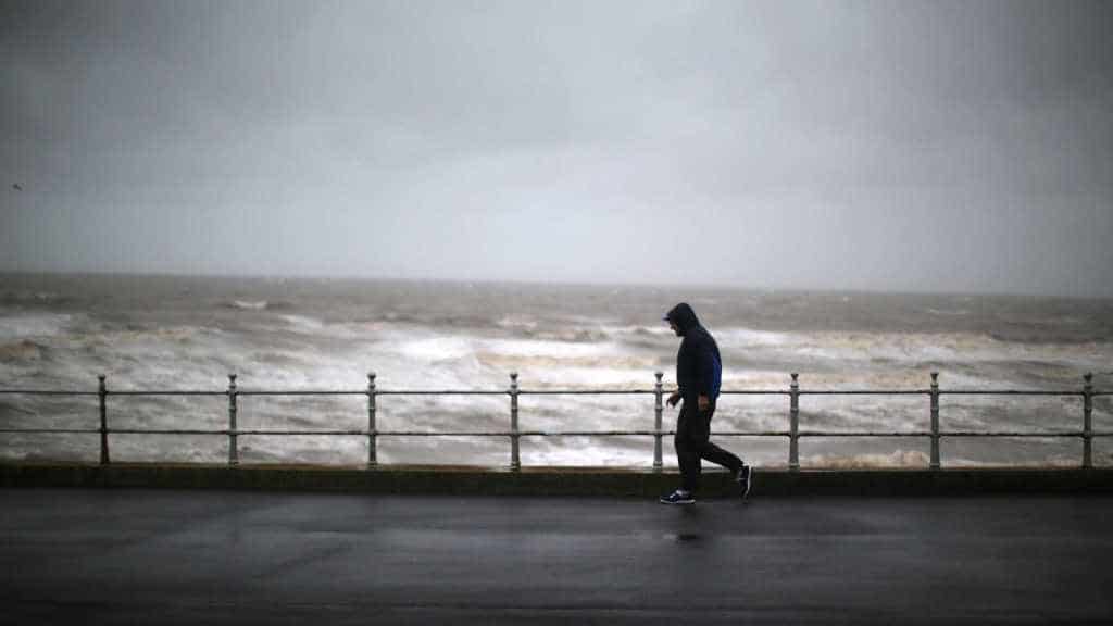 Atenção à agitação marítima esta sexta-feira