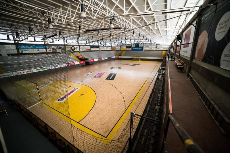 "Não se justifica gastar 2 milhões num pavilhão antigo"