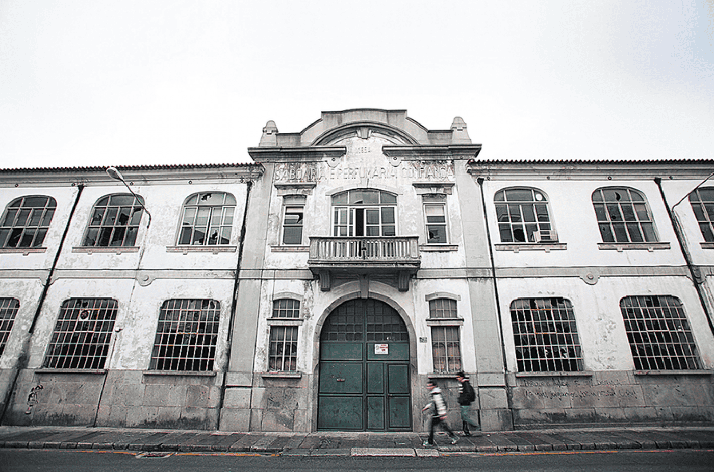 Deputados da AR contra venda da Fábrica Confiança