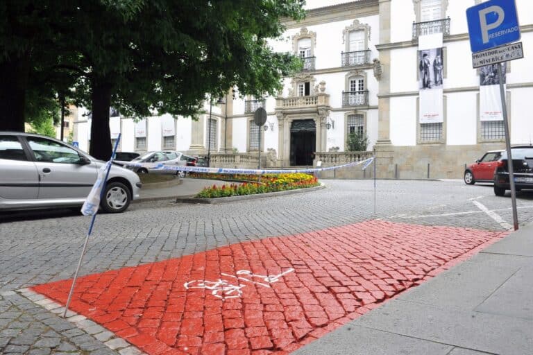 Braga com 90 lugares para estacionar bicicletas e trotinetes
