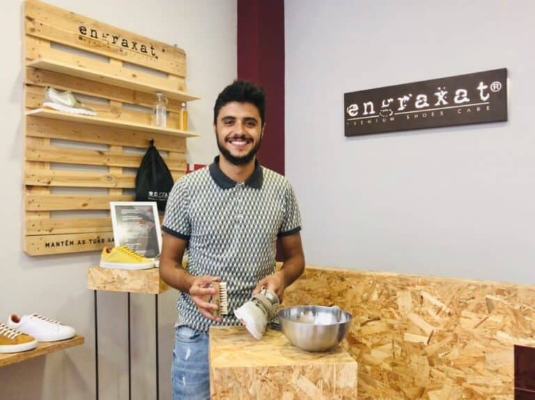 Engraxat: o sonho de um jovem que quis seguir o avô e ser engraxador