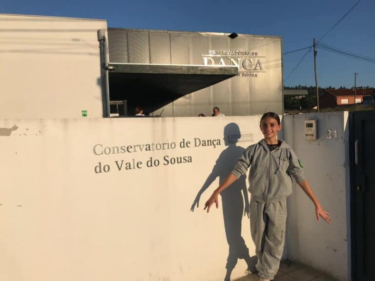 Bailarina da Ent’Artes realiza estágio na Zurich Dance Academy