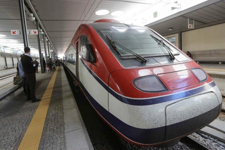 10 mil viagens de Alfa Pendular e Intercidades a preço low cost