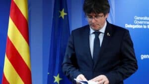 Puigdemont entrega-se às autoridades belgas