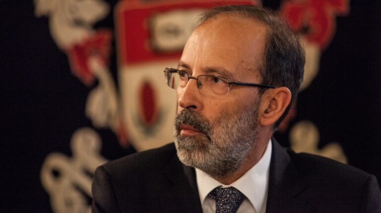 "Reitor conversa com..." regressa a 26 de Novembro