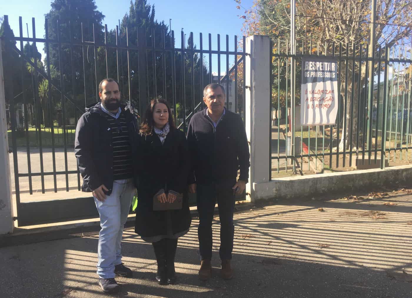 Amianto e casas de banho encerradas. A realidade da Frei Caetano Brandão