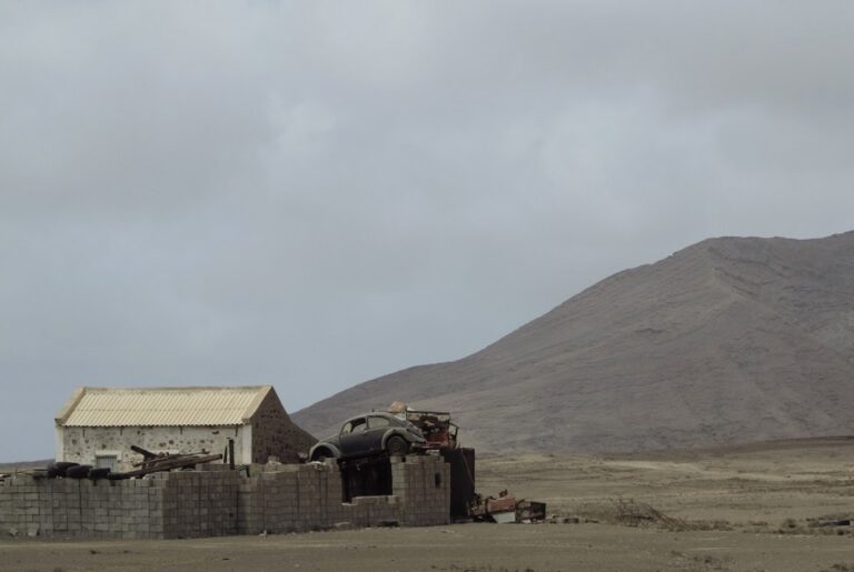 Dois amigos à descoberta da Ilha do Fogo em "Cabo Verde: das Tripas Coração"