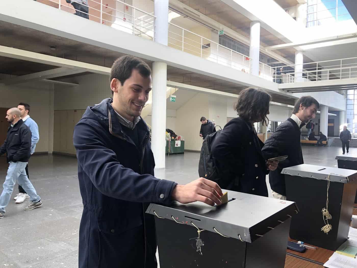 Rui Oliveira sucede a Nuno Reis; Abstenção mantém-se nos 84%