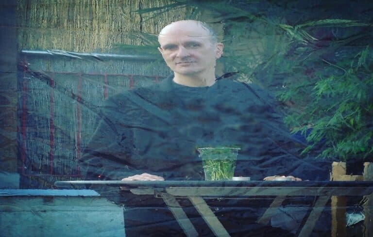 Michal Turtle encerra ciclo no café-concerto do CCVF