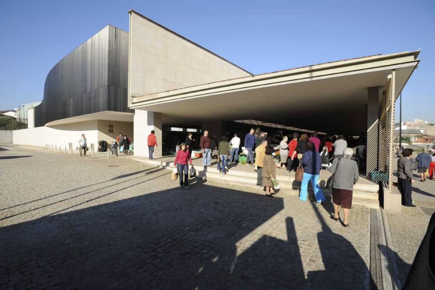 CMG distribui sacos de pano com objectivo de reduzir plástico