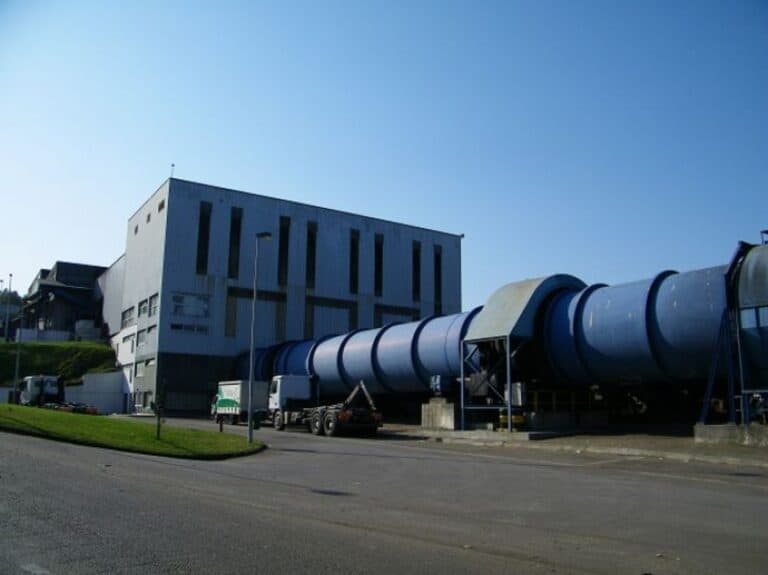 Trabalhadores da Resinorte em protesto contra baixos salários