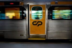 CP. Utentes queixam-se de poucas carruagens e avarias