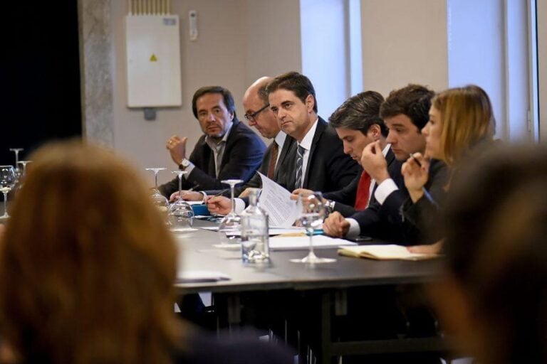 O que diz a oposição do 1º ano do segundo mandato de Rio?