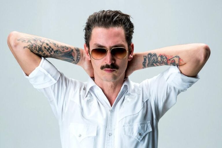 The Legendary Tigerman sobe ao palco do Enterro da Gata