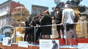 "Qualquer dia temos uma sede a cair-nos na cabeça"