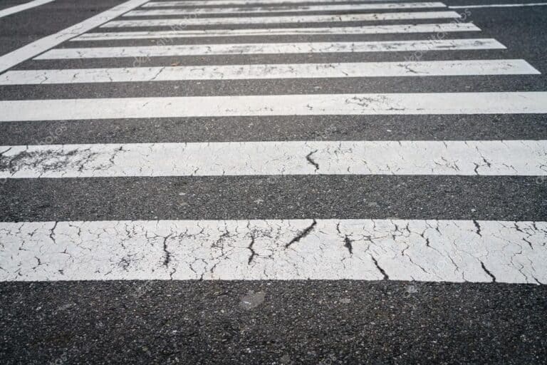 Deputados do PSD reclamam passadeira nas Taipas