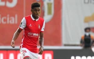 Villareal interessado no central Bruno Viana