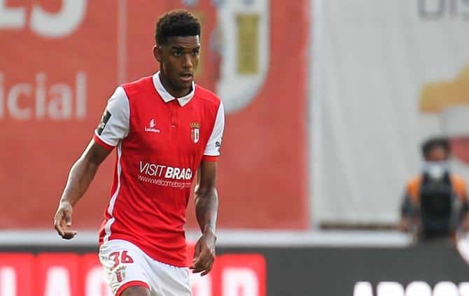 Villareal interessado no central Bruno Viana