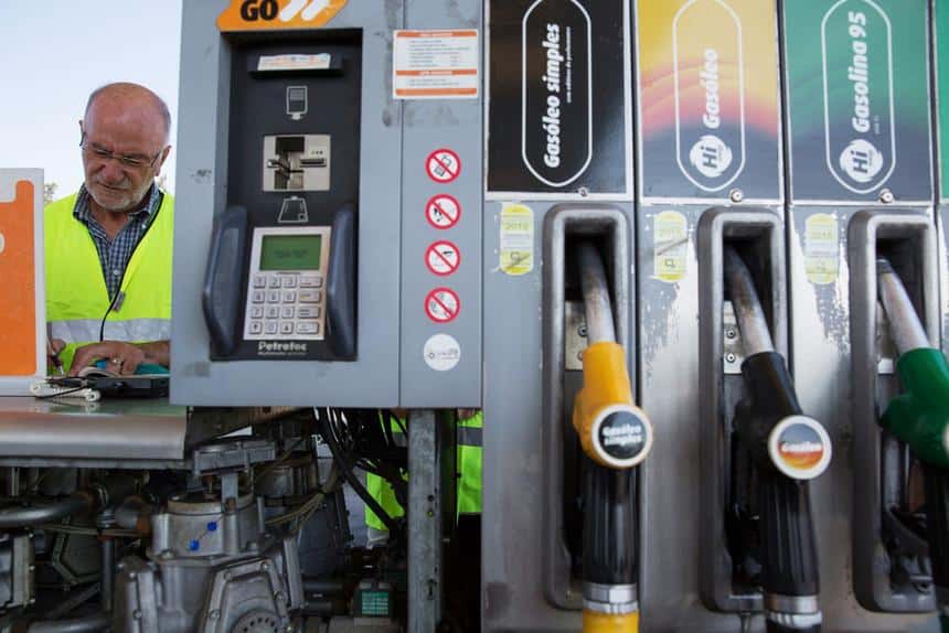 Vem aí nova subida no preço dos combustíveis