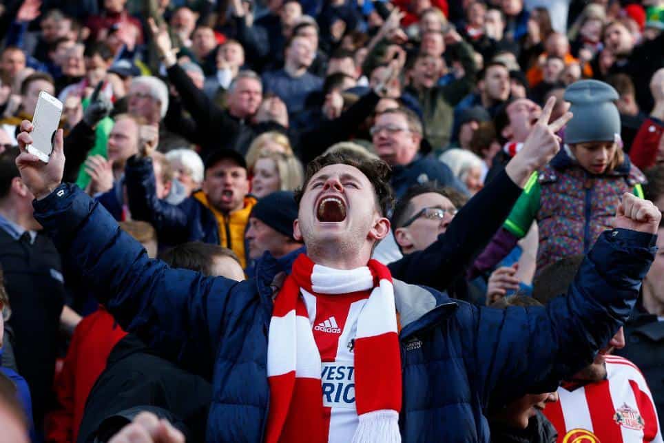 Cartão do adepto para afastar criminosos nas claques