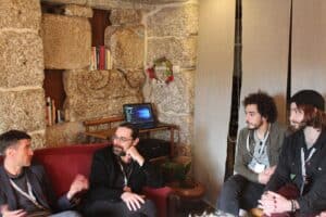 "Não preciso de acabar uma música, aqui é só fazer"