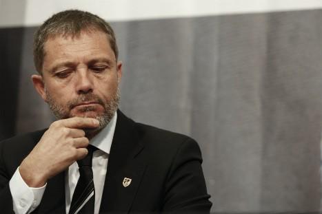 "Clima de guerrilha" na origem da demissão de Júlio Mendes