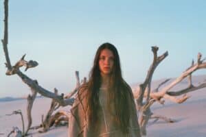 Lisa Morgenstern: “Adoro o uso de sintetizadores”