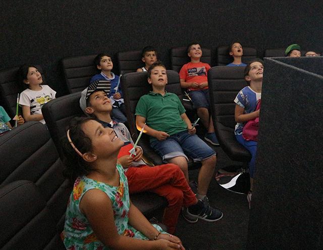 Planetário assinala Dia Mundial da Criança