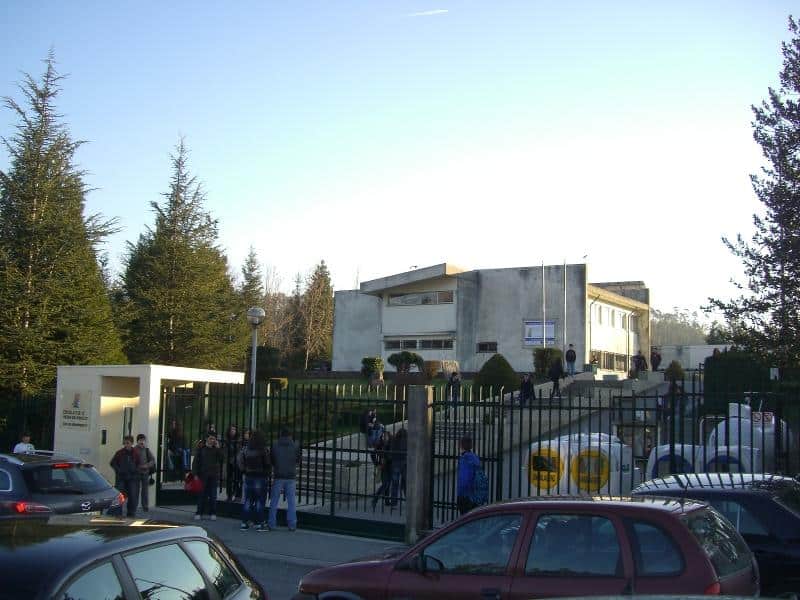 BE exige requalificação da Básica e Secundária Vieira Araújo