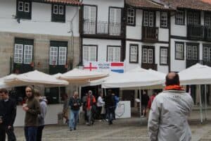 Guimarães veste branco e laranja: hoje há Liga das Nações