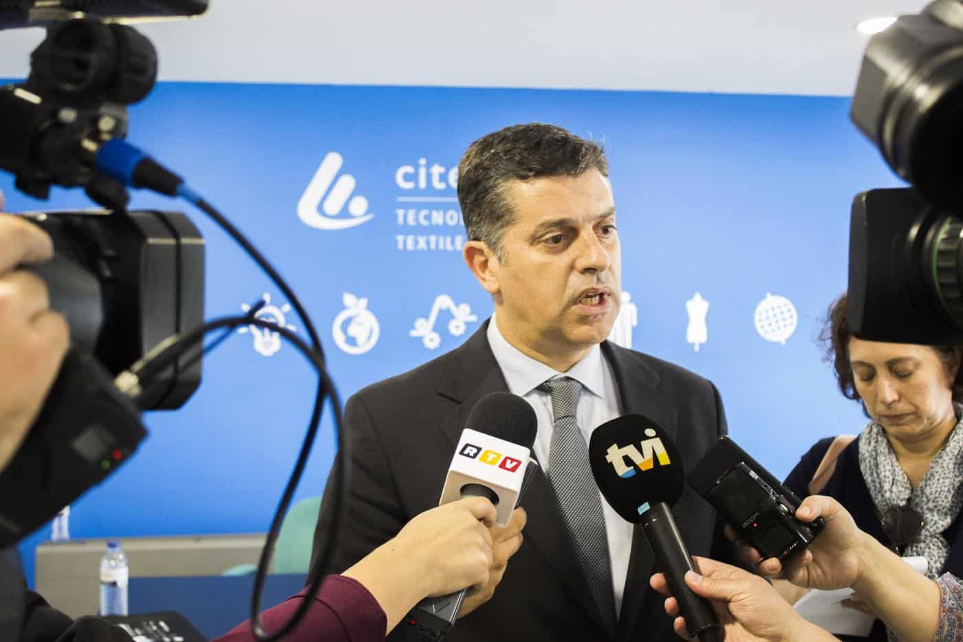 Governo anuncia linha de 600 ME para apoiar exportações