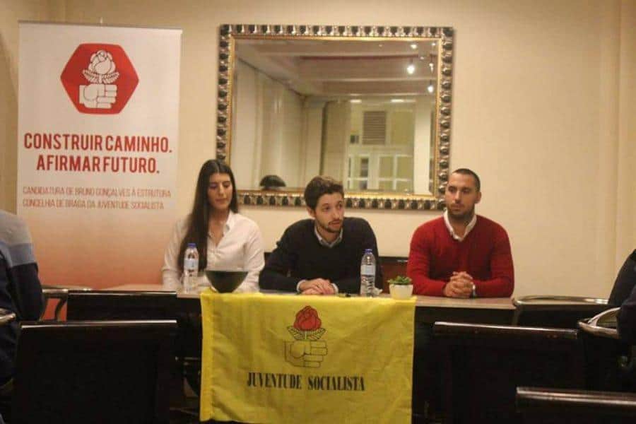 Confiança. JS acusa Ricardo Rio de desonestidade