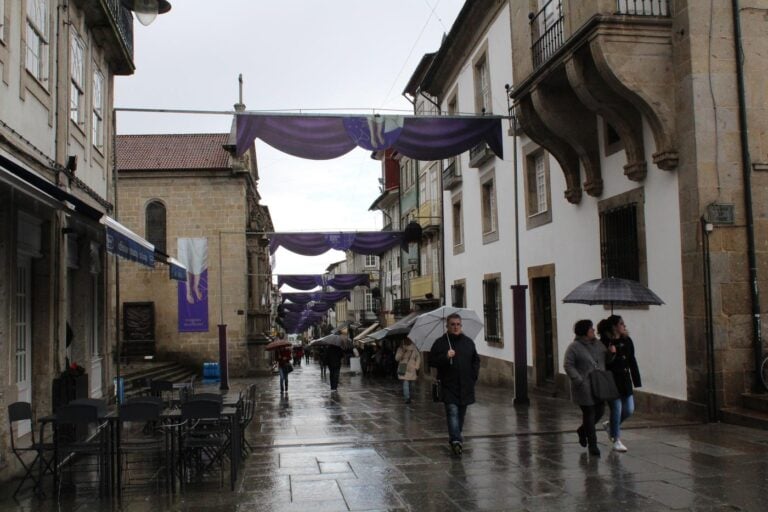 Comerciantes queixam-se de pouca afluência na Semana Santa