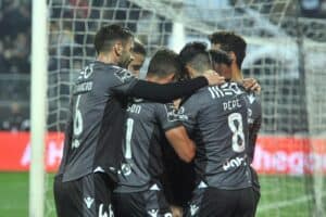Vitória SC triunfa e mantém-se a três pontos da Europa