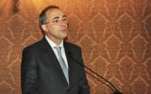 "É raro haver colaboração entre escolas", diz pró-reitor