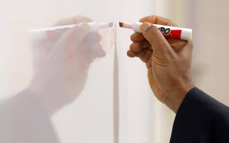 Escolas devem concluir hoje avaliações finais dos alunos