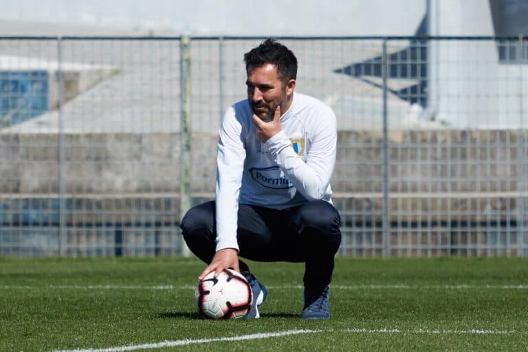 Carlos Pinto diz adeus ao FC Famalicão