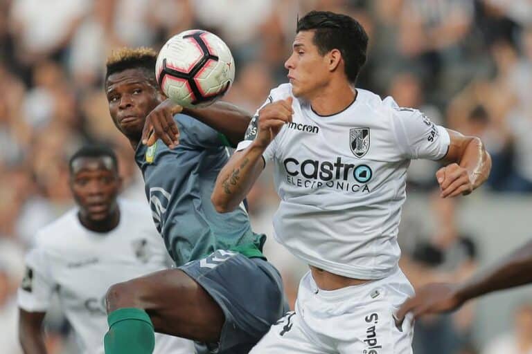 Vitória SC cede empate no tempo de compensação