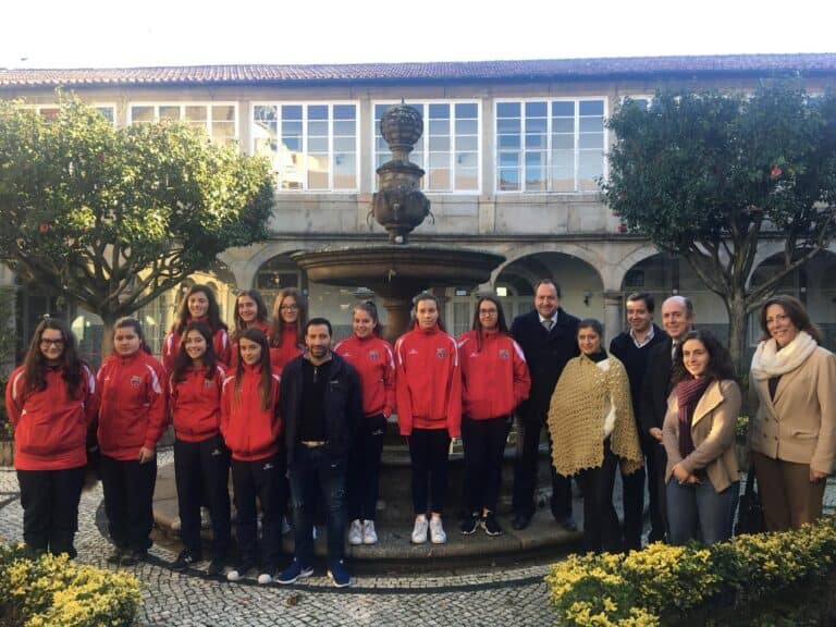 Bragalona FC doa mais de 8 mil peças de vestuário