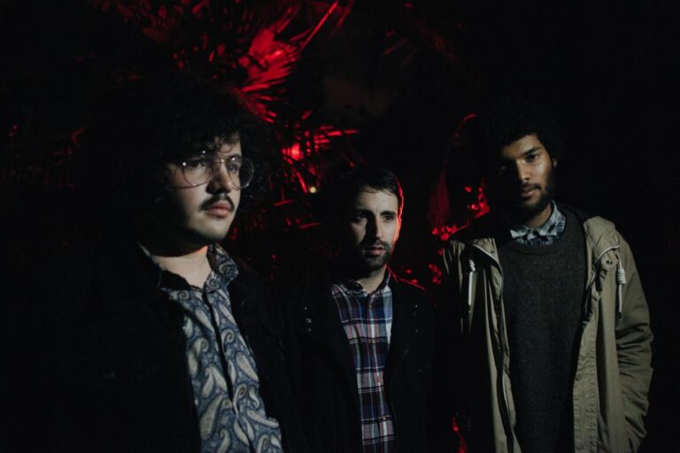 Prata da Casa. Uma prenda dos artistas de Barcelos à cidade