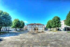 Praça do Município regressa este sábado aos 97.5FM