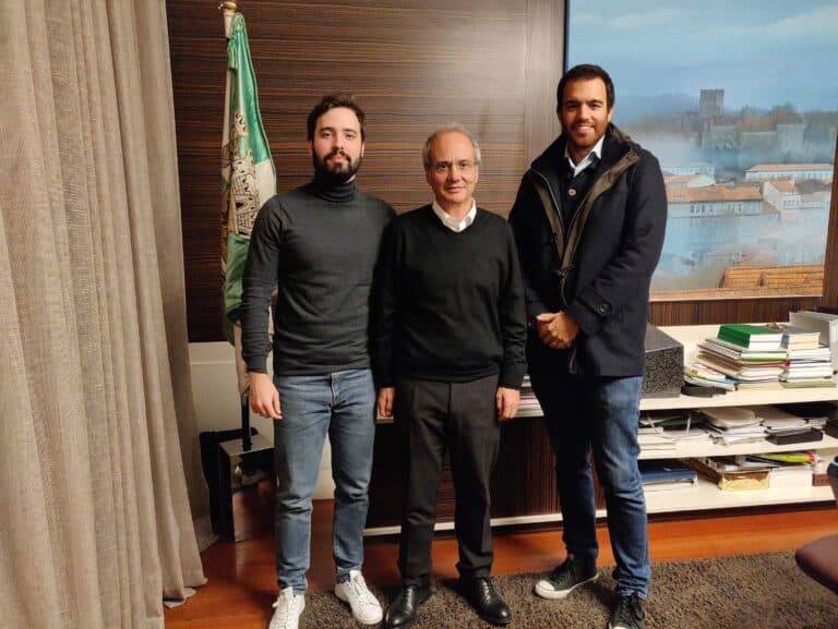 CMG: oposição questiona criação de gabinete da juventude