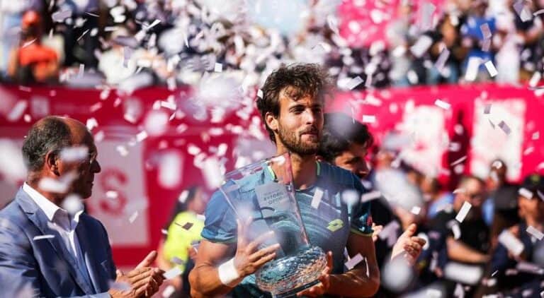Vimaranense João Sousa faz história no ténis português
