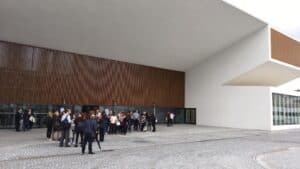 Professores pedem "respeito" e reivindicam direitos