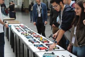 Race Party desafia alunos a desenvolverem muito com pouco