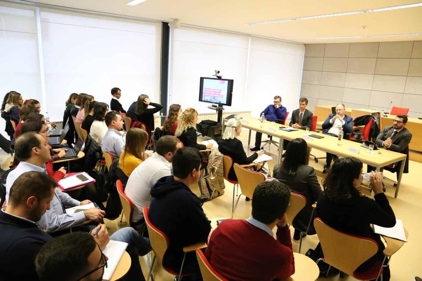 "Obras do Estado construídas com dinheiro dos municípios"