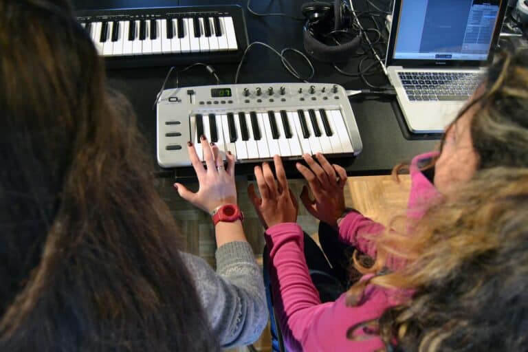 "Primeiros Bits" sobe ao palco pela primeira vez