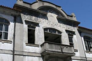 CMB chama interessados na compra da Confiança a 30 de Abril