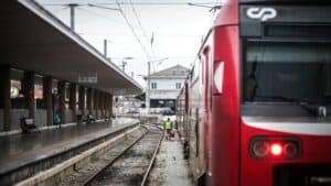 Circulação de comboios com fortes perturbações até 3ª feira