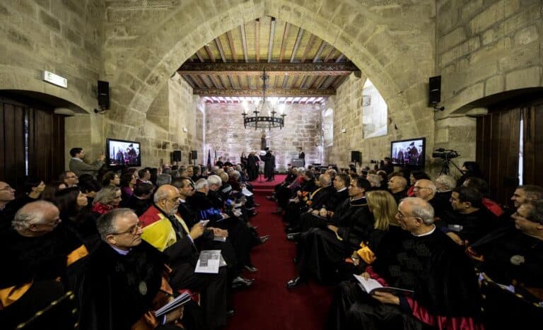 Laborinho Lúcio e Frei Bento Domingues recebem honoris causa